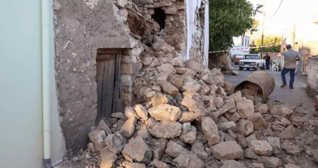 Άλυτα παραμένουν τα προβλήματα των σεισμόπληκτων