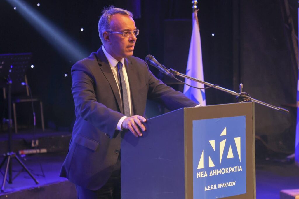 Έρχεται μείωση μισθολογικού κόστους λέει ο Σταικούρας