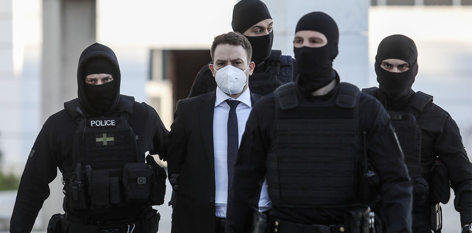 Διάβαζε ο Μπάμπης! Δεν έγινε η δίκη