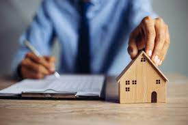 Μεταβιβάζουν δεκάδες χιλιάδες ακίνητα