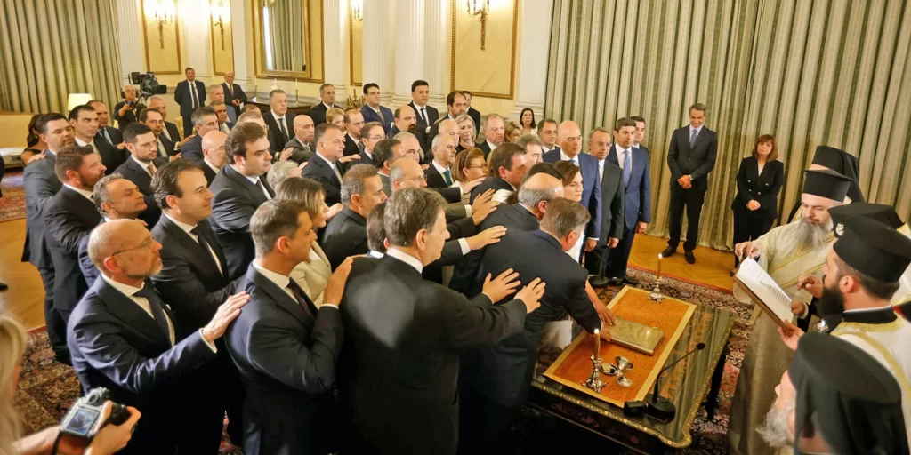 Ορκίστηκε η νέα κυβέρνηση