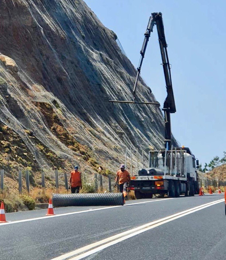 Συνεχίζονται τα έργα, στο ύψος της Αγίας Πελαγίας
