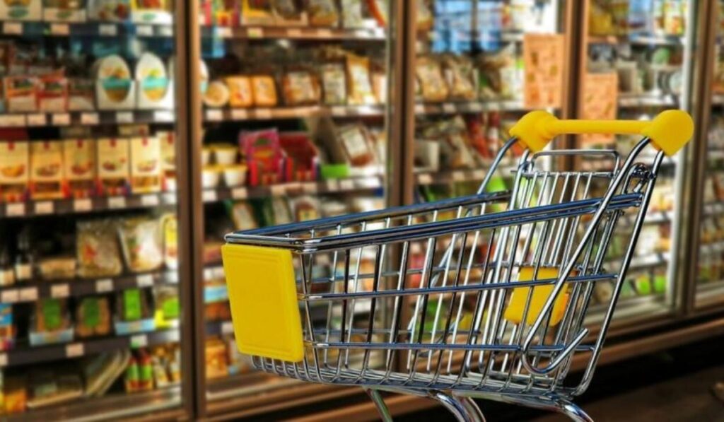 Ποια μέτρα ενίσχυσης των νοικοκυριών εξετάζει η κυβέρνηση