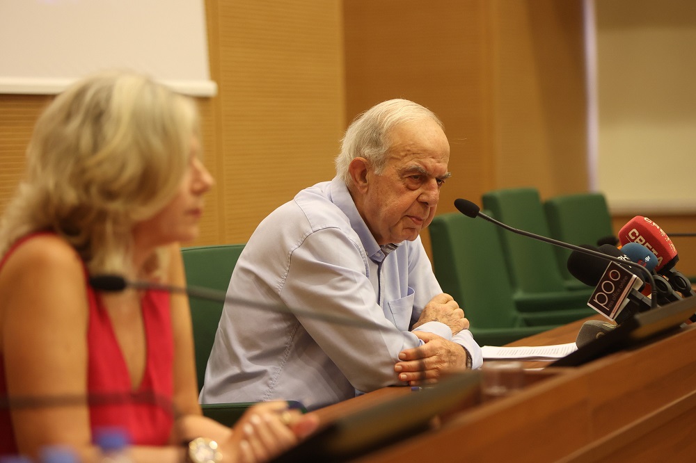 Συνέντευξη Τύπου Λαμπρινού πίσω από τις γραμμές: Ψηφίστε Καναβάκη!