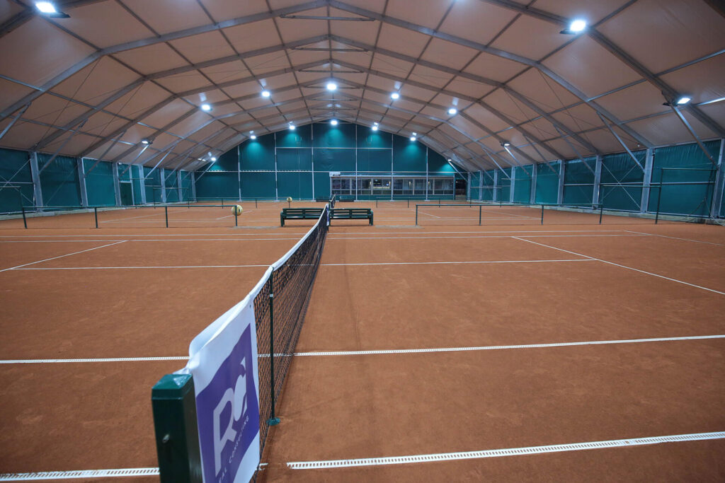 Έπεσε σφαίρα σε γήπεδο πάντελ ενώ διεξάγονταν τουρνούα