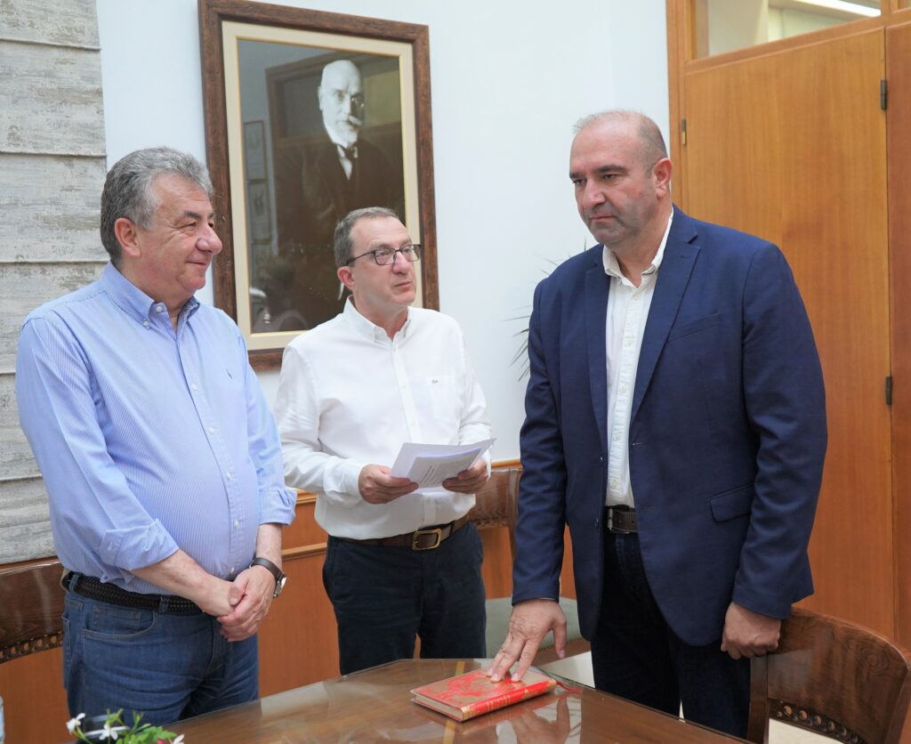 Ορκίστηκε νέος περιφερειακός σύμβουλος ο Μιχάλης Σαρρής