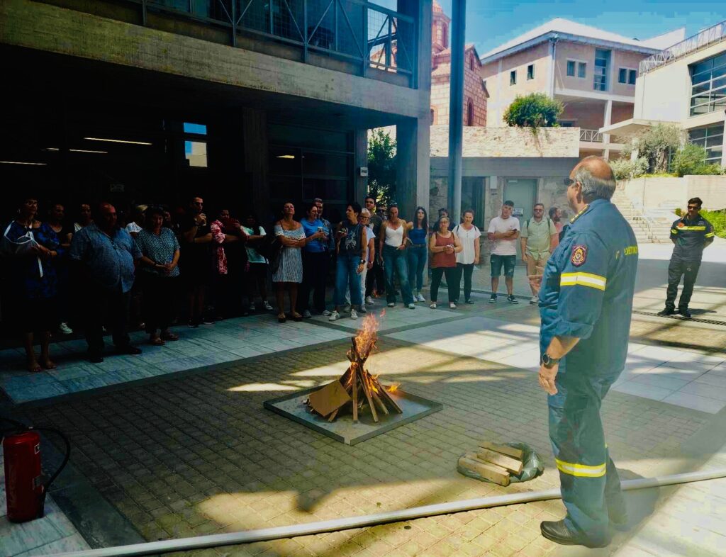 Εκπαιδεύτηκαν για την αντιμετώπιση της φωτιάς (photos)