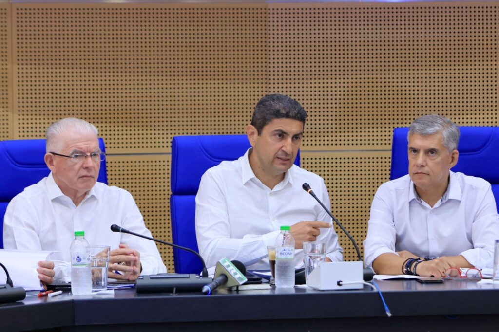 Λ.Αυγενάκης: Αφύσικο φαινόμενο με αφύσικη εξέλιξη η φωτιά στον Έβρο