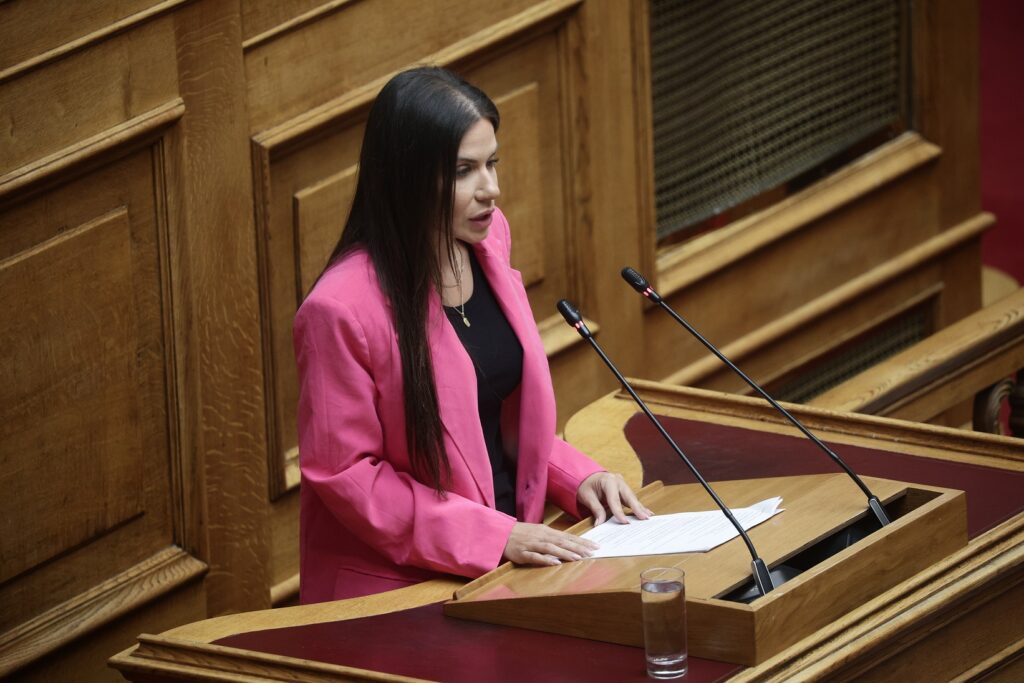 Τι απαντά ο Υπουργός στη Βατσινά για τους πλειστηριασμούς