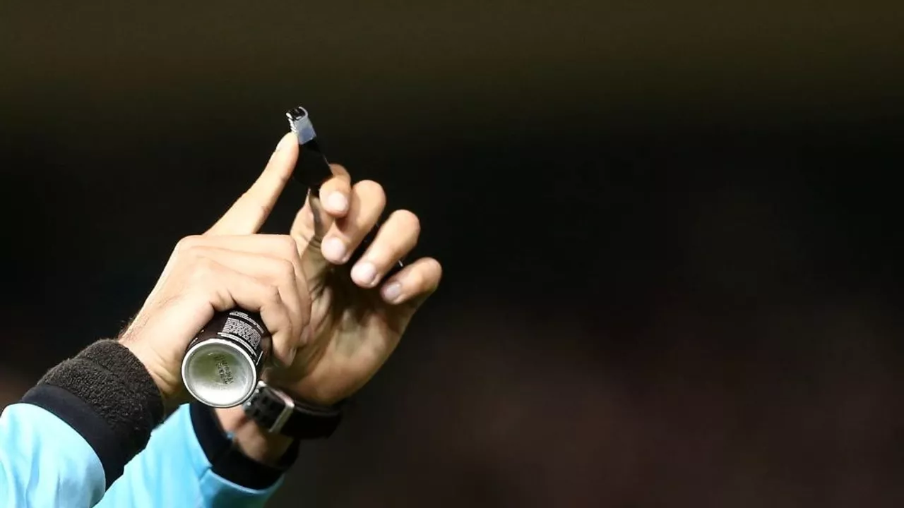 Ποιος «σφυρίζει» τον ΟΦΗ