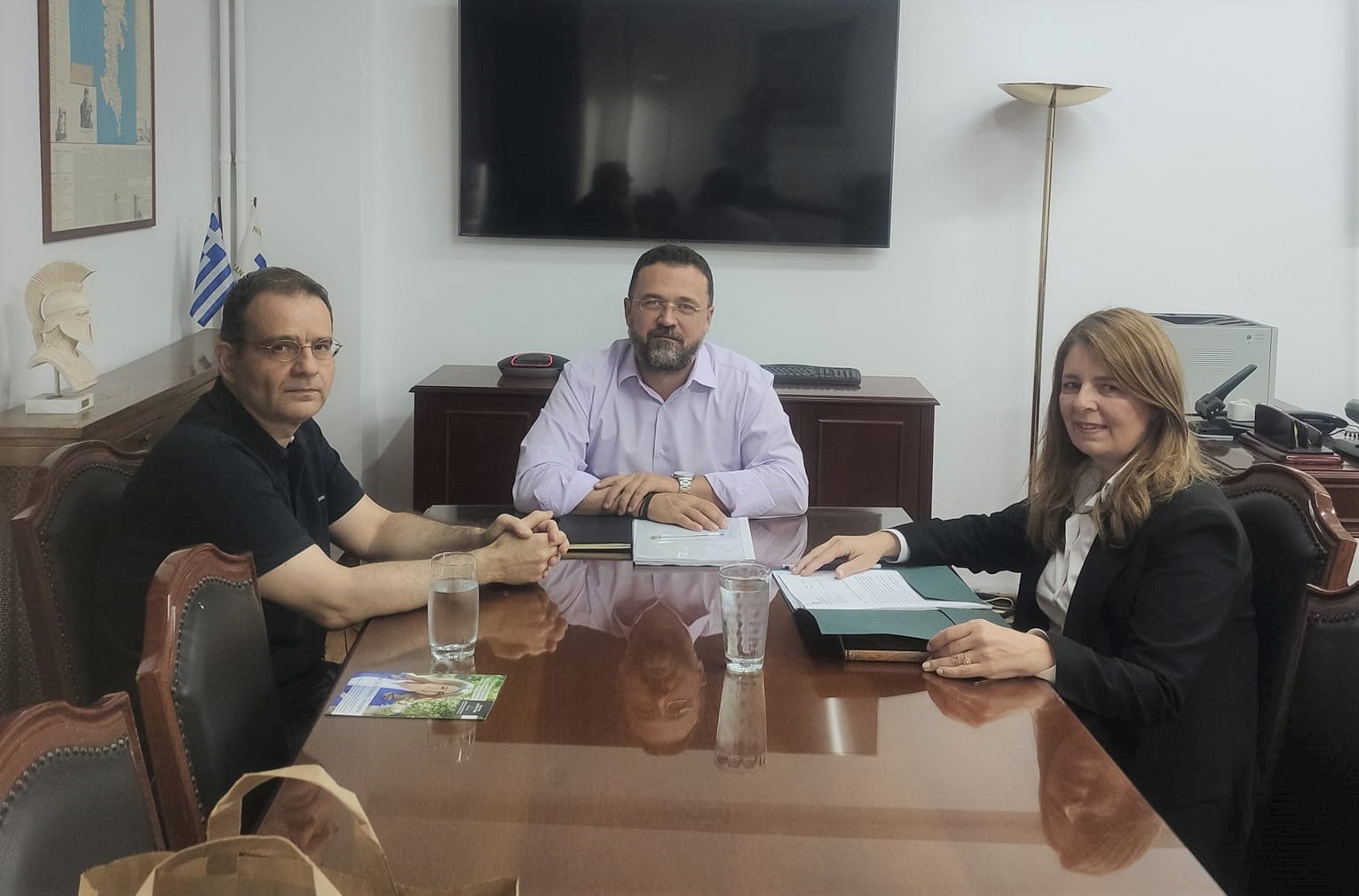 Σύσκεψη στο Υπουργείο για τα προβλήματα των αμπελουργών της Κρήτης