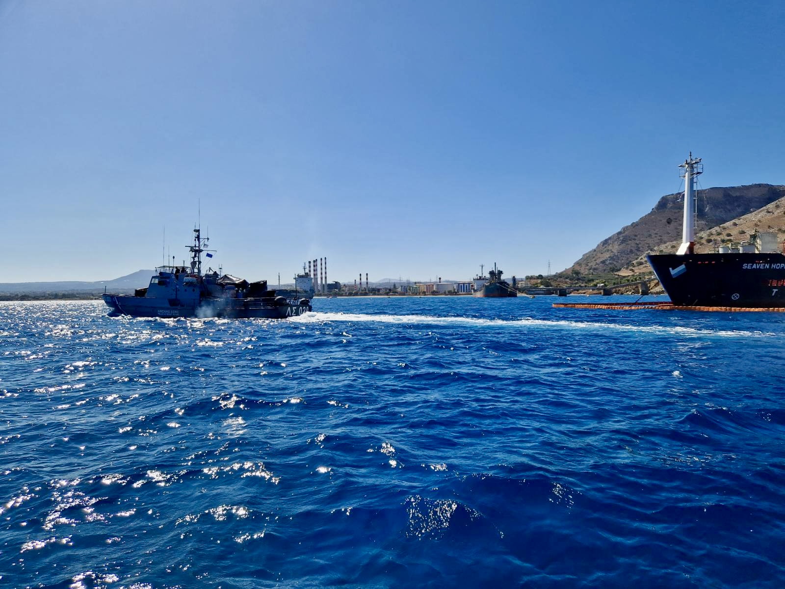Έκρηξη σε γέφυρα πλοίου και μεγάλη φωτιά περιλάμβανε άσκηση σε Λινοπεράματα (φωτορεπορτάζ)