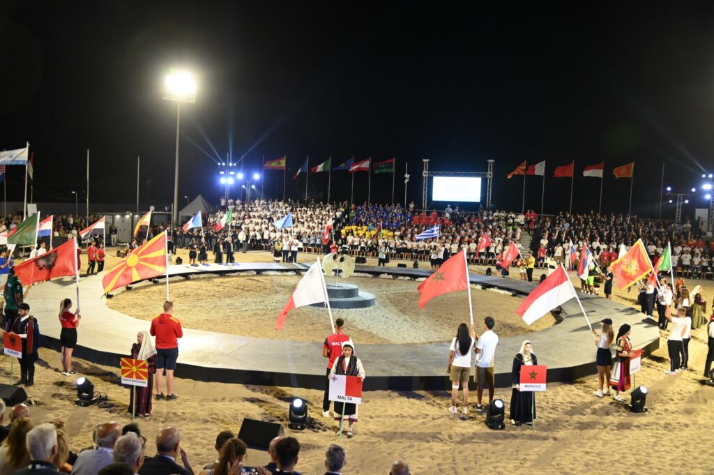 Εντυπωσιακή έναρξη των Μεσογειακών Αγώνων με σεβασμό στους πληγέντες