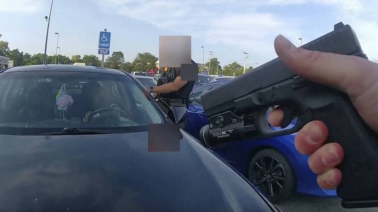 Αστυνομικός σκοτώνει οδηγό για τροχαία παράβαση