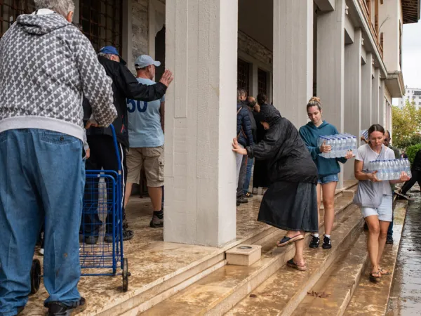 Θεσσαλία: Πλαφόν στην τιμή πώλησης εμφιαλωμένου νερού – Οι ανώτατες τιμές και τα πρόστιμα