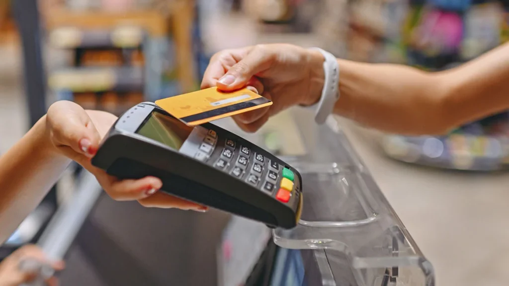 Τι αλλάζει από το 2024 για επαγγελματίες κι επιχειρήσεις