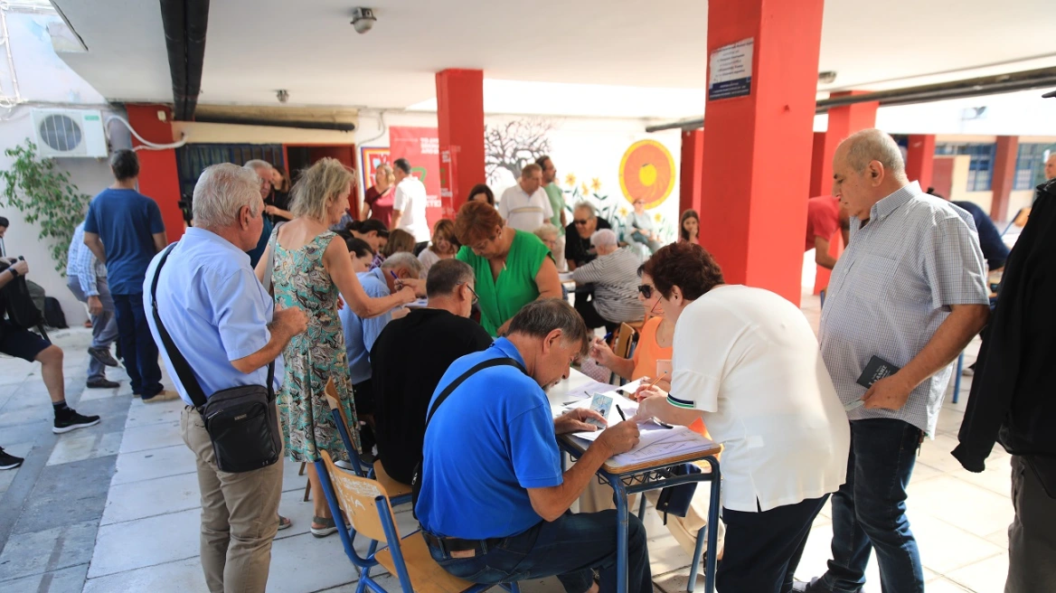 Πάνω από 50.000 έχουν ψηφίσει στις εκλογές του ΣΥΡΙΖΑ