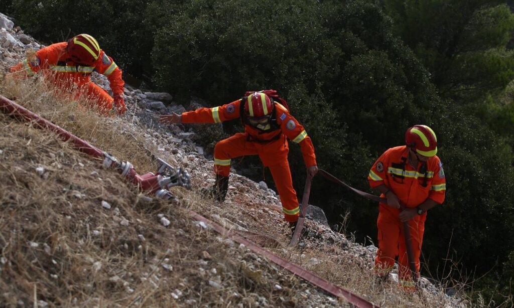 Μεγάλη επιχείρηση για γυναίκα που έπεσε σε χαράδρα