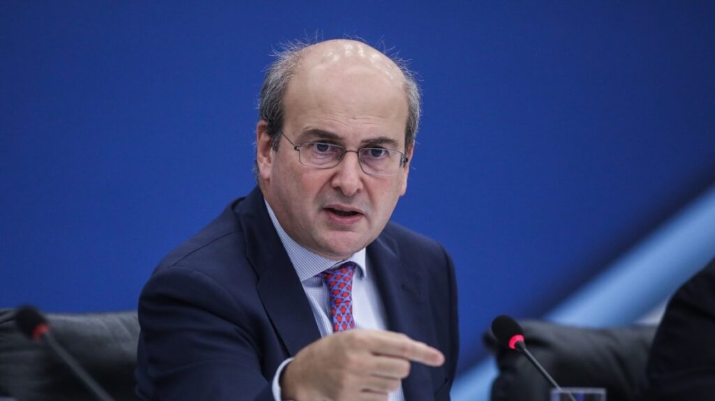 Χατζηδάκης: Έρχεται νομοσχέδιο για τη φορολόγηση των ελεύθερων επαγγελματιών