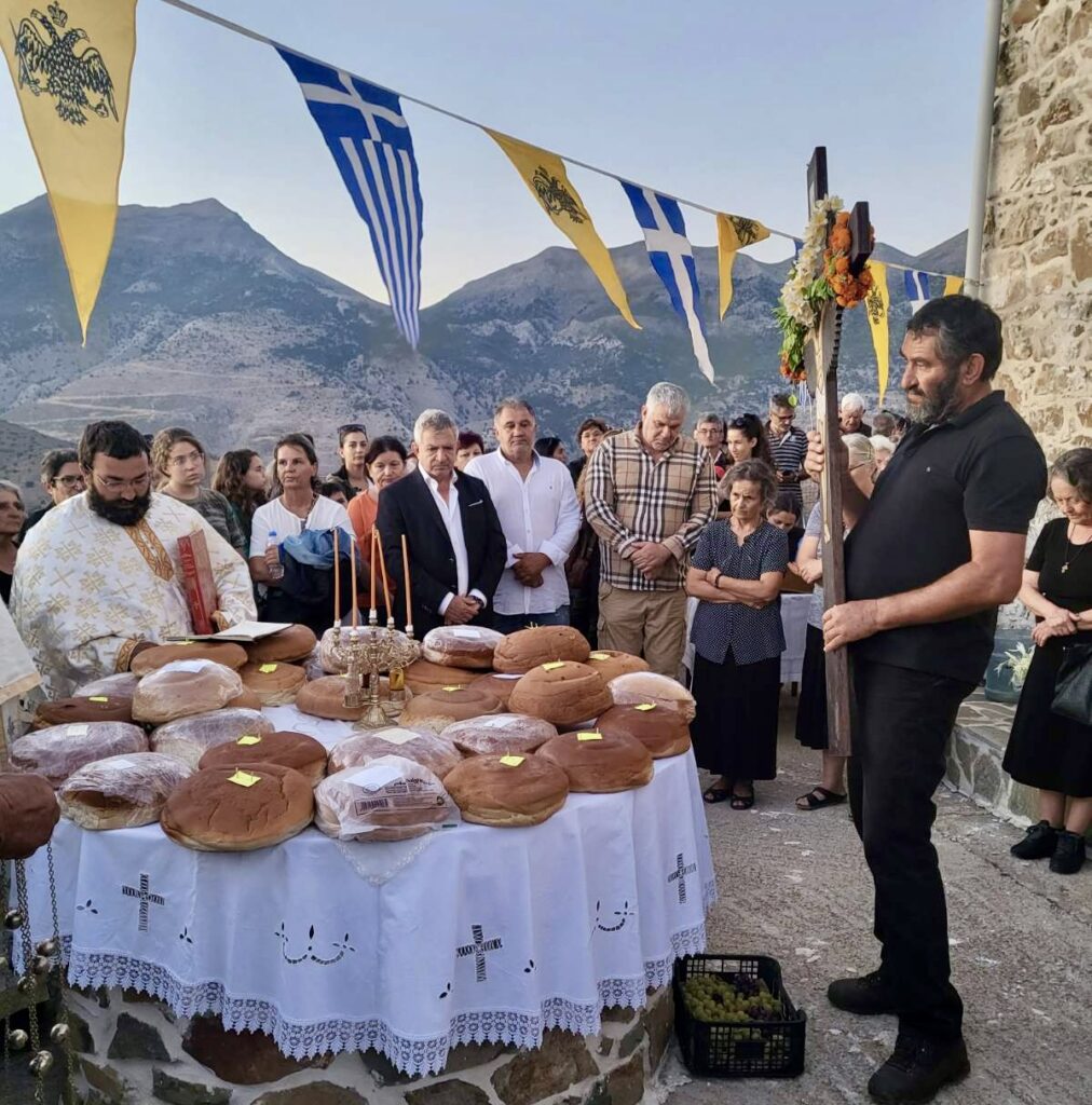 Στον Τίμιο Σταυρό στη Σανίδα αντιπροσωπεία του Δήμου Φαιστού