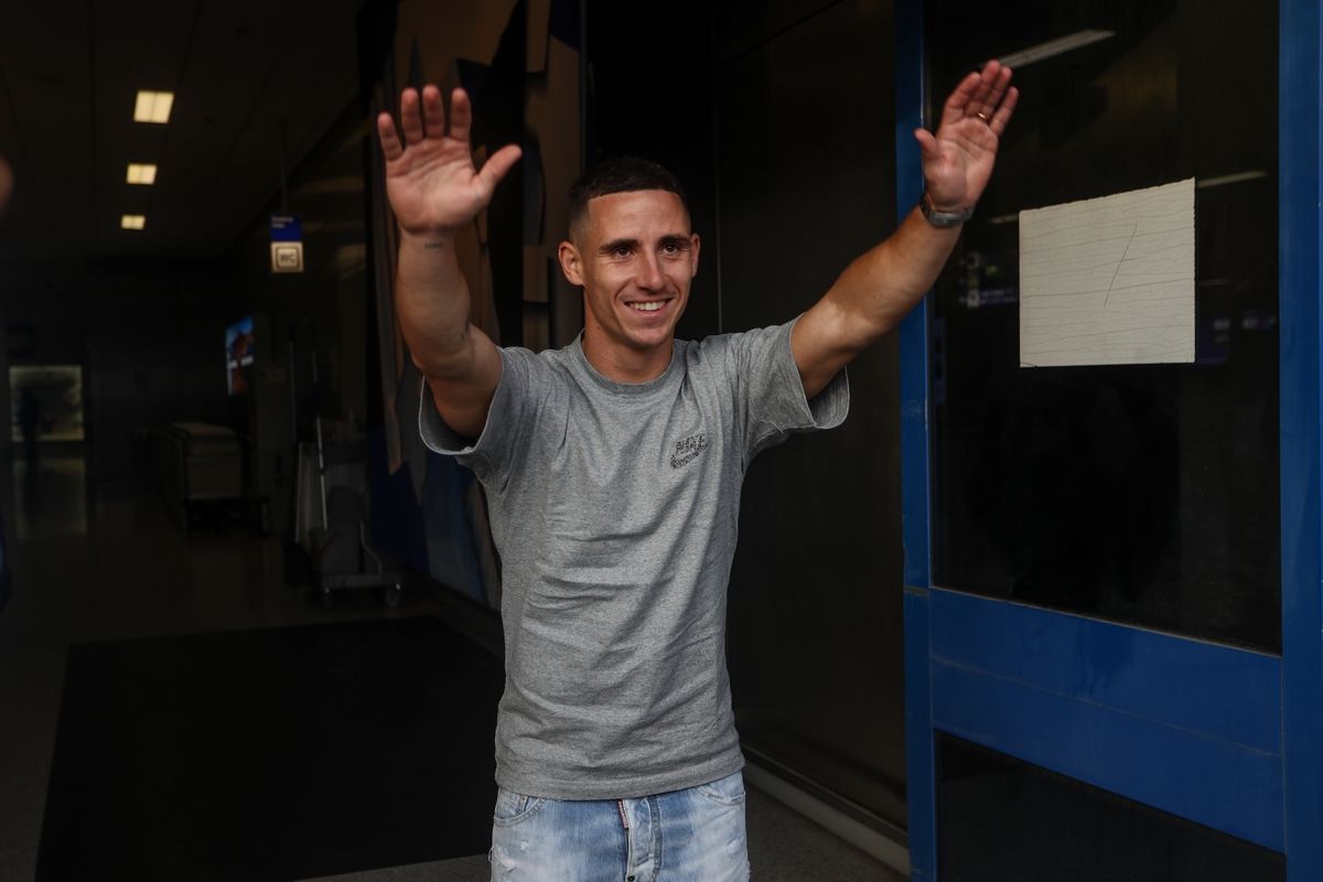 Ολυμπιακός: Στην Ελλάδα ο Ποντένσε και υποδοχή από τους φίλους των ερυθρολεύκων