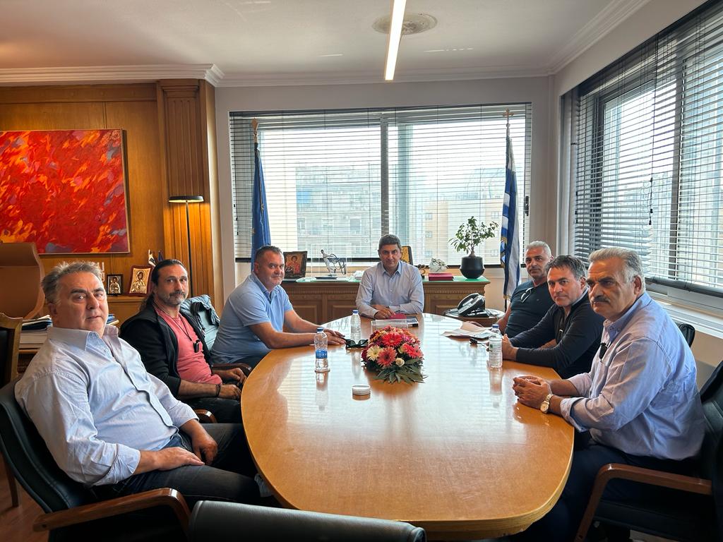 Συνάντηση Αυγενάκη με τους ελαιοπαραγωγούς των Αστερουσίων