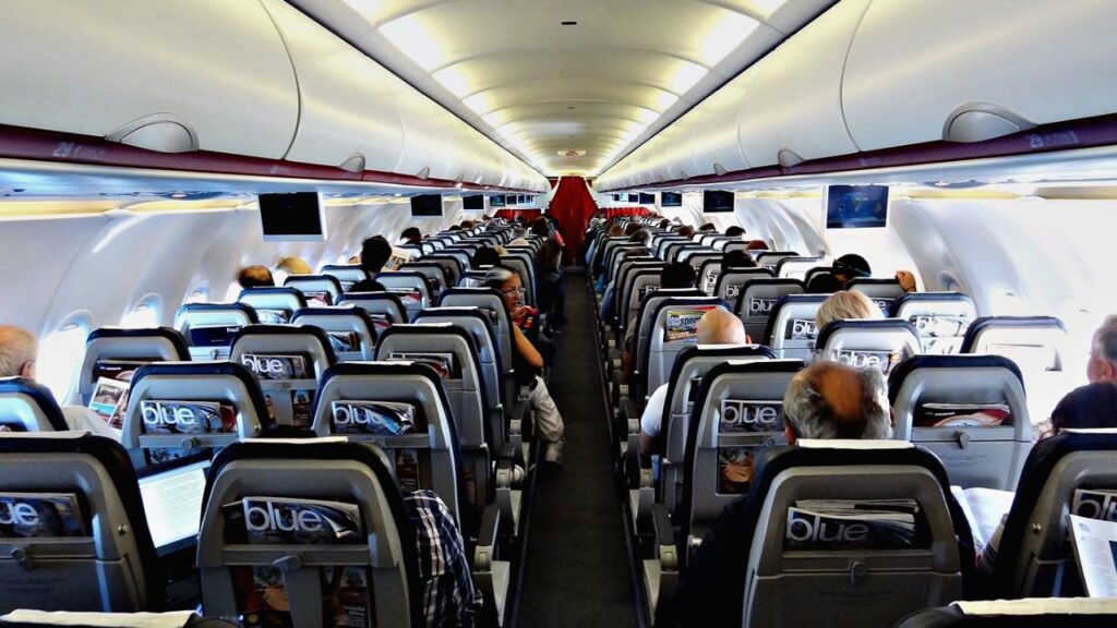 Γύρισαν παραγωγή του BBC σε αεροπλάνο της Aegean στο Ηράκλειο