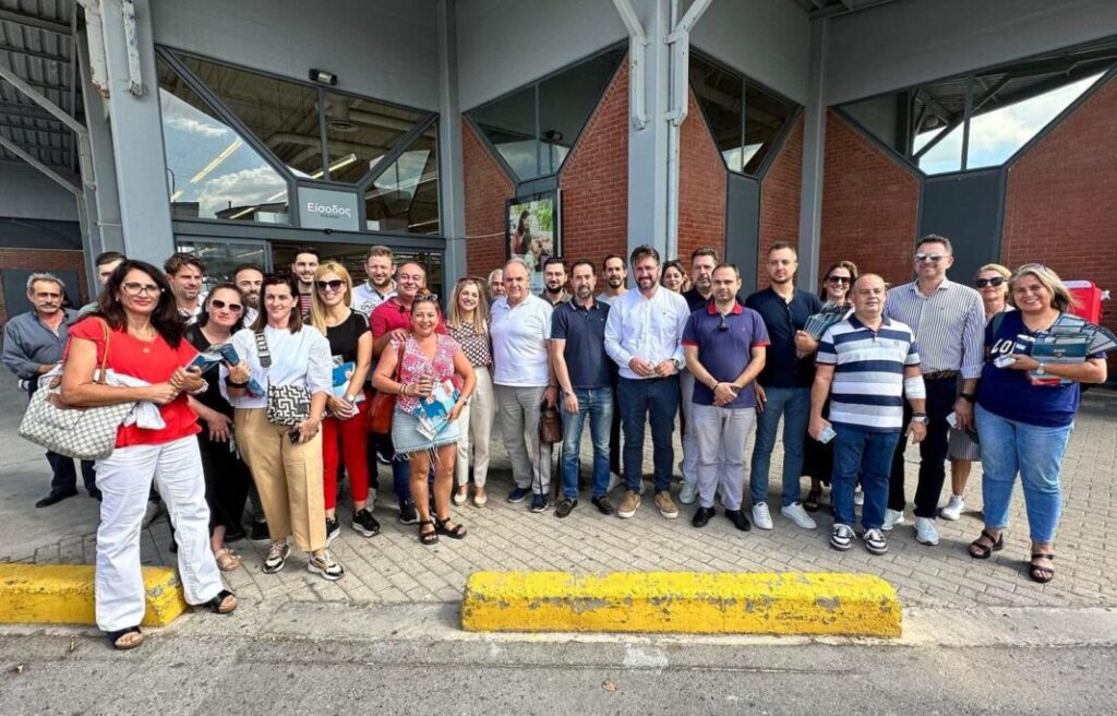 Θερμή υποδοχή στο Μενέλαο Μποκέα από εργαζόμενους στην Αμμουδάρα