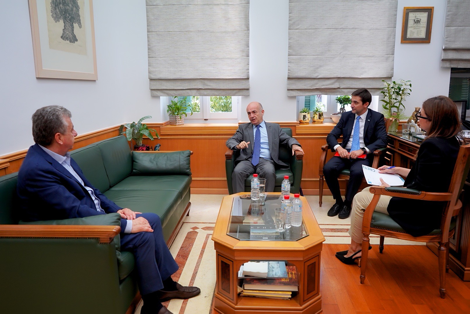 Με τον πρέσβη της Αργεντινής ο Σταύρος Αρναουτάκης