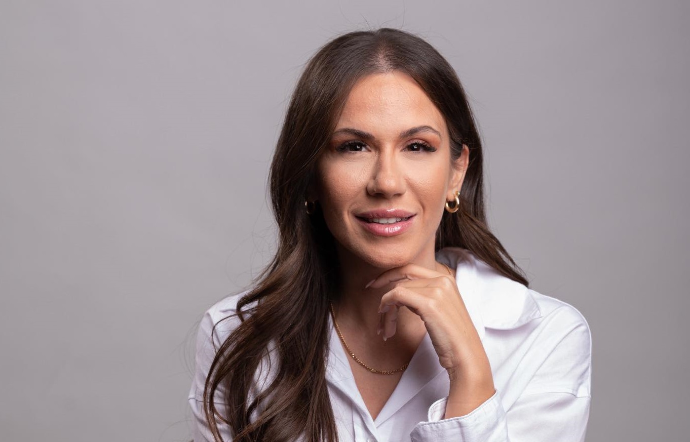 Στη βουλή οι οφειλές εργαζόμενων στο ΕΑΚΗ από την Ελένη Βατσινά