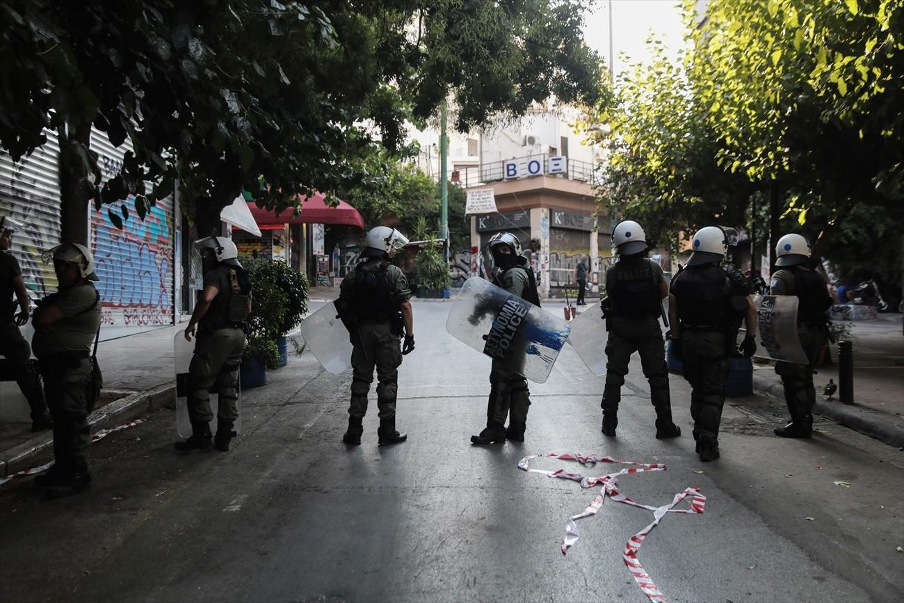 Συνέλαβαν μέλη του Ρουβίκωνα