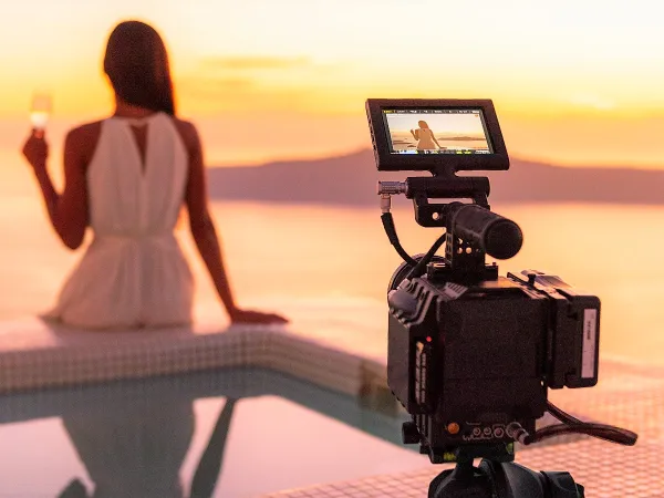 Στην «τσιμπίδα» του υπουργείου Ανάπτυξης οι influencers – Ξεκινούν έλεγχοι