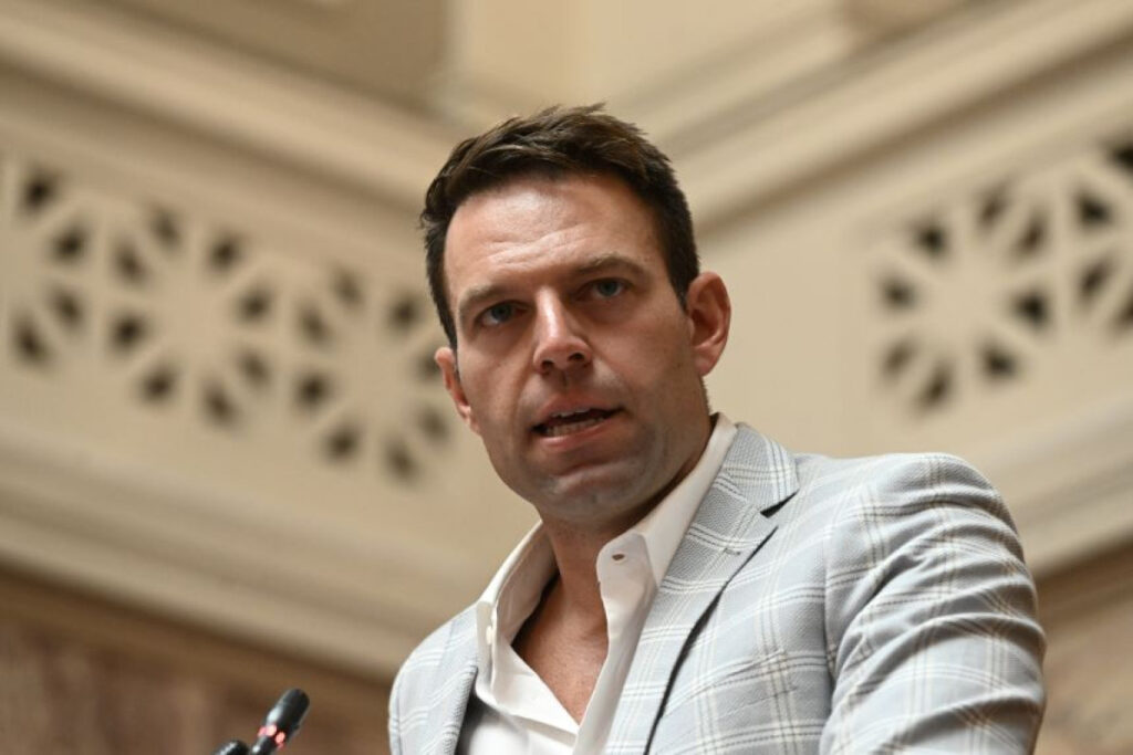 Πολύ κοντά στη διάσπαση ο ΣΥΡΙΖΑ – Ικανοποίηση από τις αποχωρήσεις στο προεδρικό στρατόπεδο