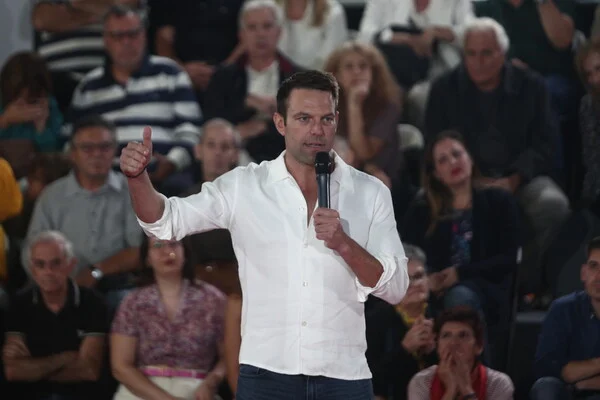 Συνέδριο Φλεβάρη προτείνει ο πρόεδρος – Αντιδρά η “Ομπρέλα”