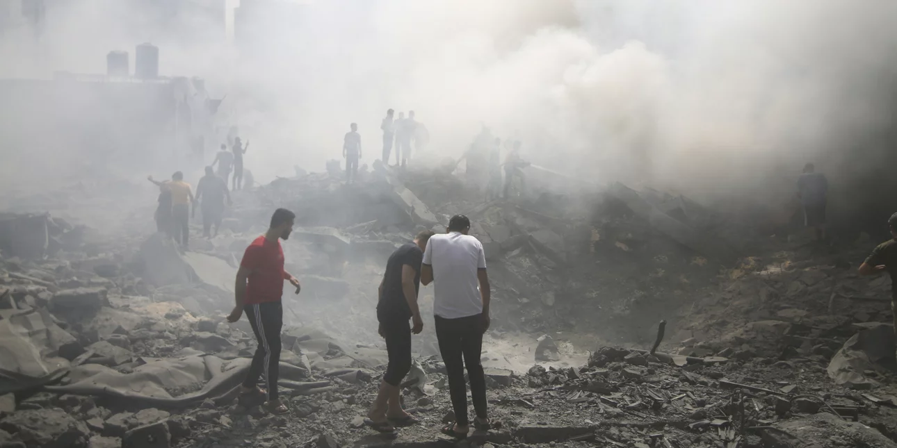 Bloomberg: Πώς μια κλιμάκωση πολέμου απειλεί την παγκόσμια οικονομία