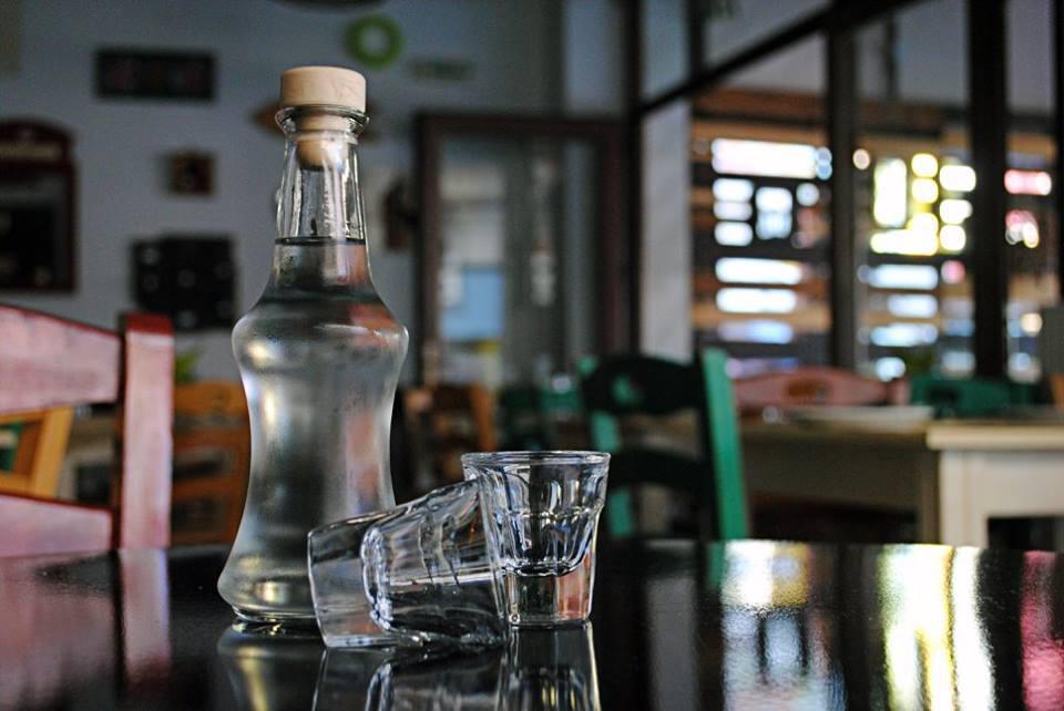 Οι ψήφοι του Σαββατοκύριακου, οι παραδοσιακοί και πώς κερδίζονται εκλογές στο … τεζιάκι