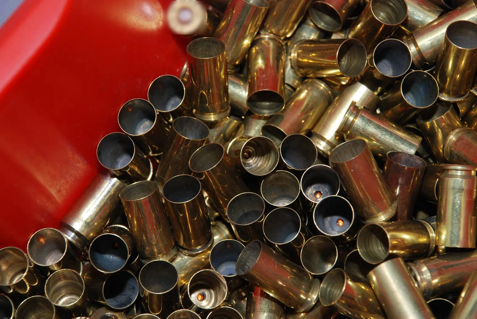 Ελεύθερος ο άνδρας με τις σφαίρες στο υπόγειο