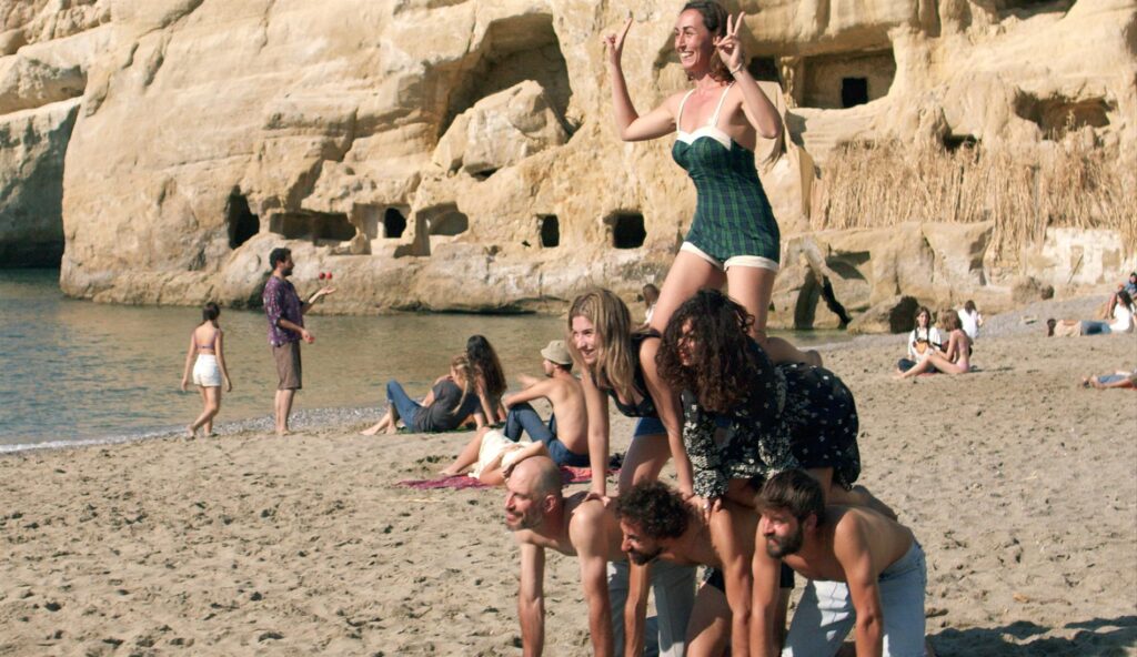 Ψάχνουν … χίπις στα Ματάλα