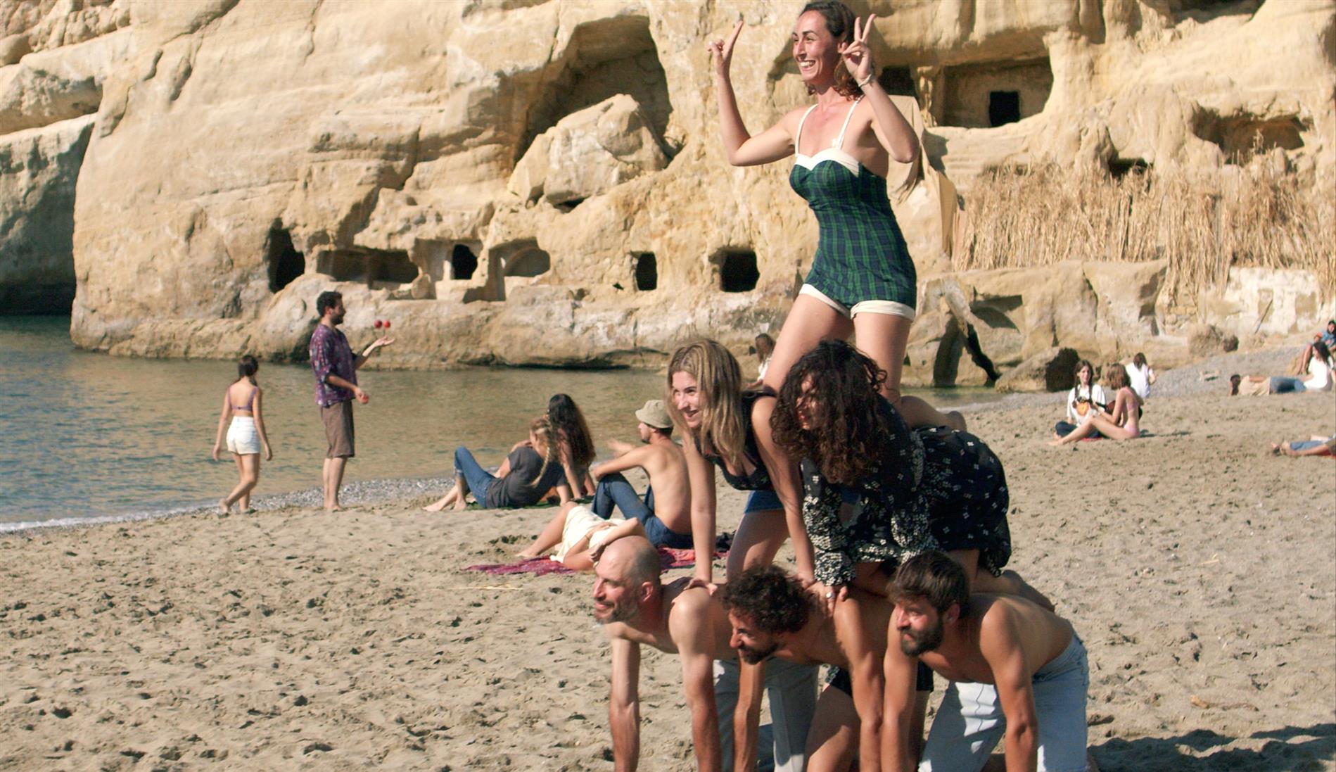 Ψάχνουν … χίπις στα Ματάλα