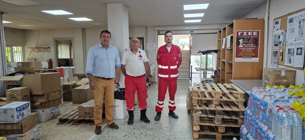 Τρόφιμα για τους πληγέντες της Θεσσαλίας από το Εργατικό Κέντρο