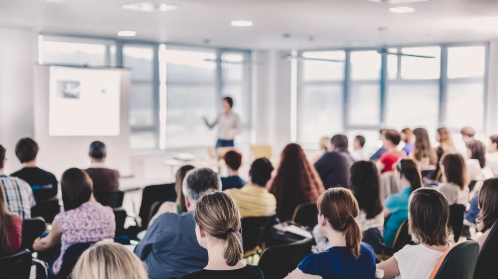 ΔΥΠΑ: Νέο πρόγραμμα από την Amazon για 100.000 ωφελούμενους