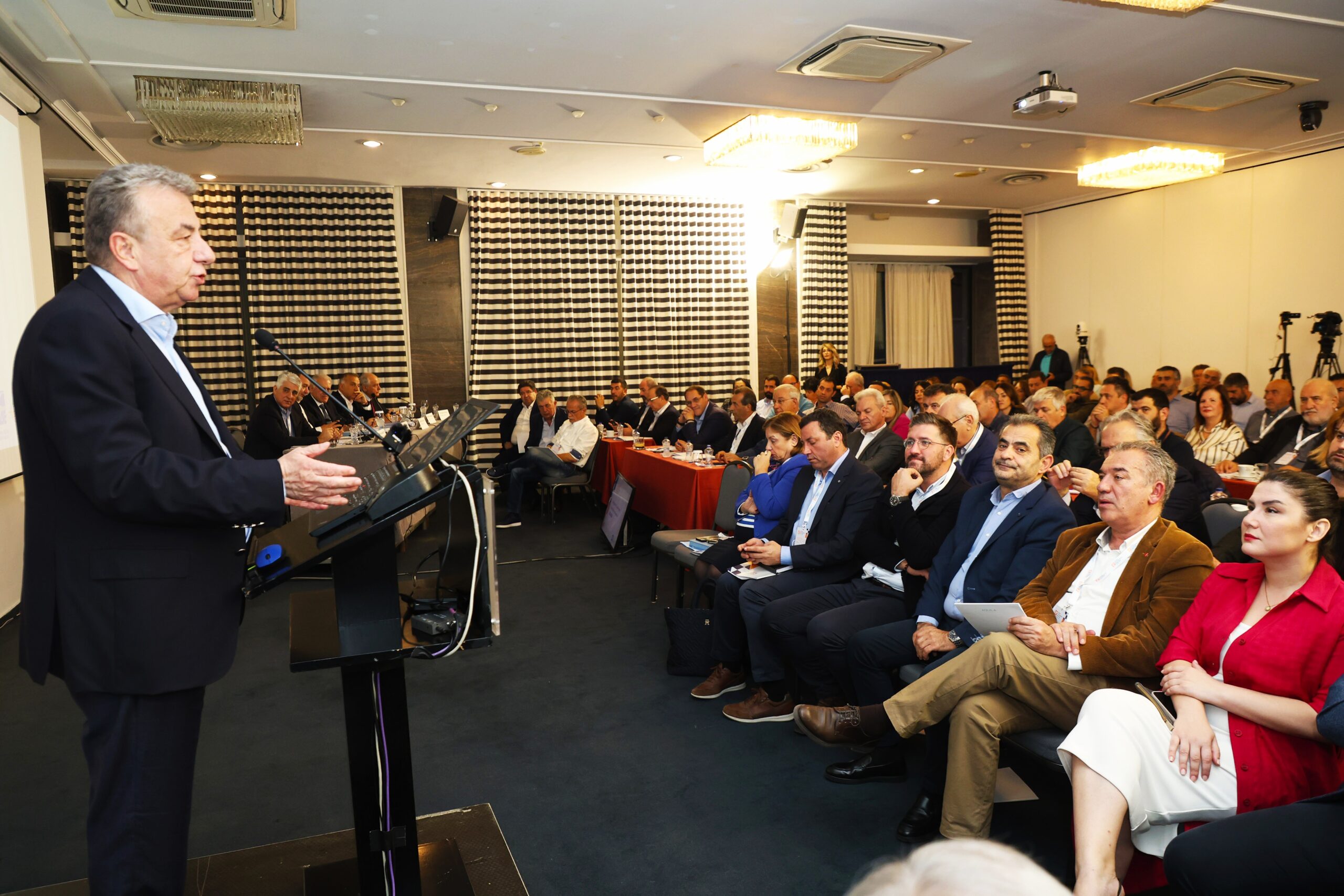 Στ. Αρναουτάκης: Αναγκαία η πραγματική αποκέντρωση του Κράτους με αρμοδιότητες και πόρους