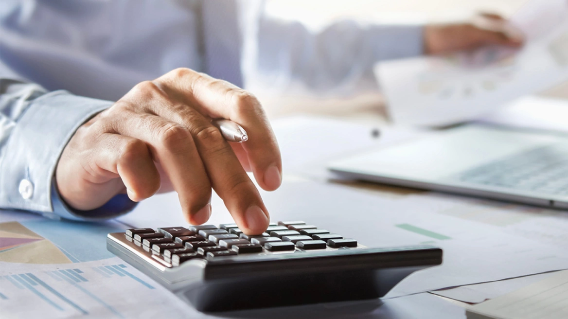 Μείωση 50 % στο τέλος επιτηδεύματος αλλά όχι για όλους