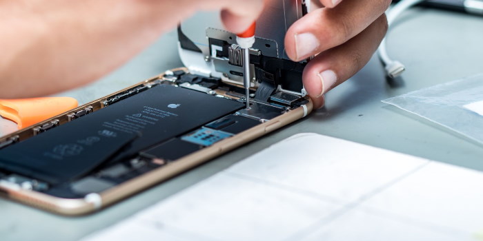 Κίνητρα στους καταναλωτές για να επισκευάζουν τα κινητά τους δίνει η Ε.Ε.
