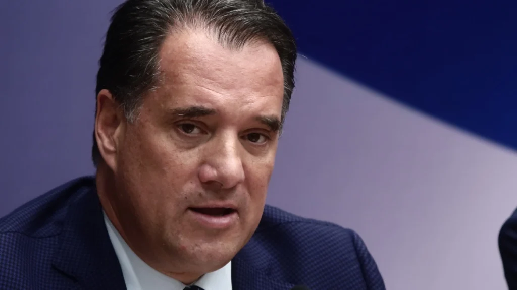 Με τον Άδωνι τα … είπε ο Περιφερειάρχης