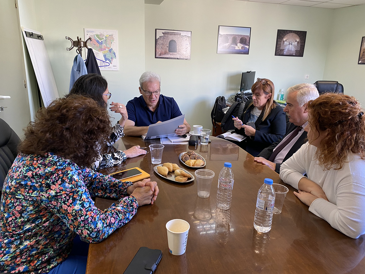 Συναντήσεις προετοιμασίας πραγματοποιεί ο Αλέξης Καλοκαιρινός (φωτορεπορτάζ)