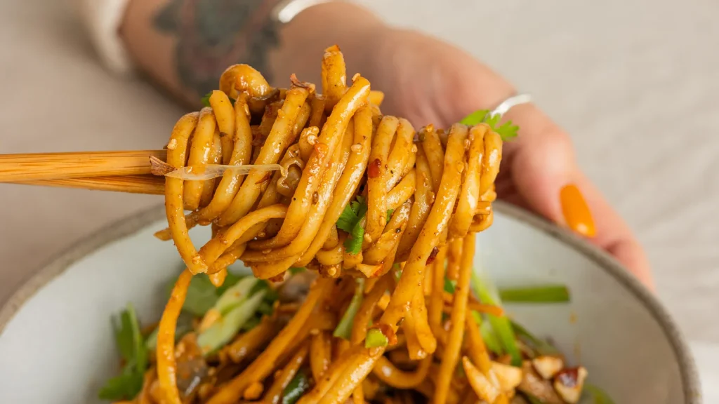 Ν. Κανακαράκης σε ΘΕΜΑ ΚΡΗΤΗΣ: “Έρχονται μειώσεις σε ζυμαρικά και είδη Bazaar”