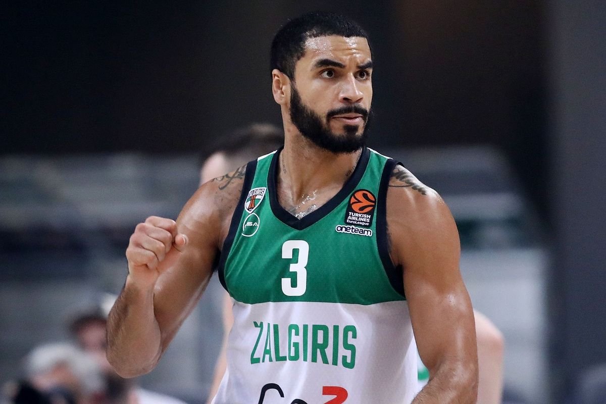 Ο Ολυμπιακός θέλει τον Ναζ Μήτρου-Λονγκ, περιμένει την αποδέσμευσή του από την Ζάλγκιρις