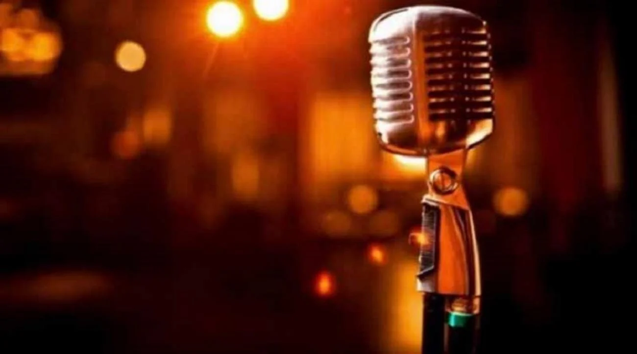 Στη «φάκα» της ΑΑΔΕ για φοροδιαφυγή: Tραγουδιστής «ξέχασε» να εκδώσει τιμολόγια 51.500 ευρώ, πρόστιμο σε κέντρο αισθητικής