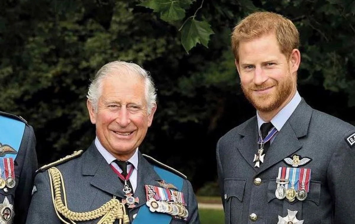 Πρίγκιπας Χάρι: Οι χαρακτηρισμοί του για την Καμίλα που απογοήτευσαν τον βασιλιά Κάρολο – «Δεν μιλούν πολύ, έως και καθόλου»